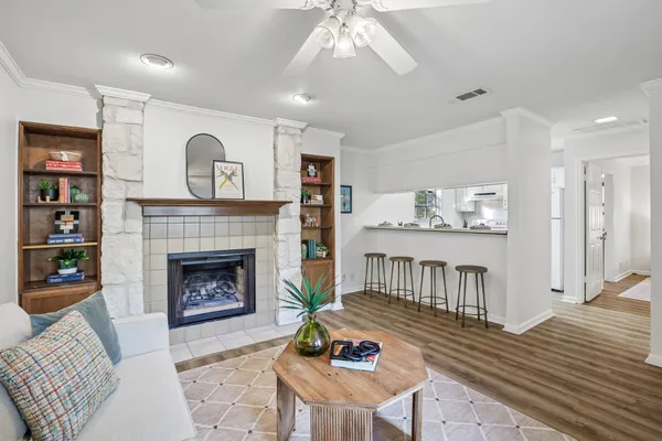 2412 ENFIELD RD 3
