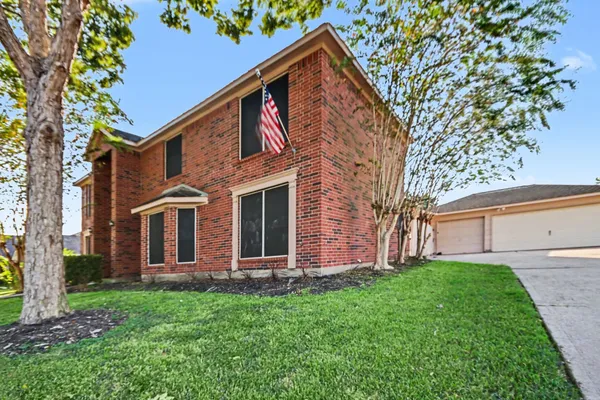 2604 BRIARGLEN DR
