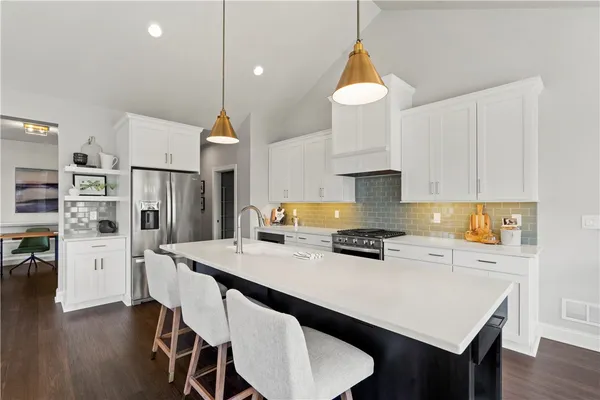 617 HIGHLINE TRL 9