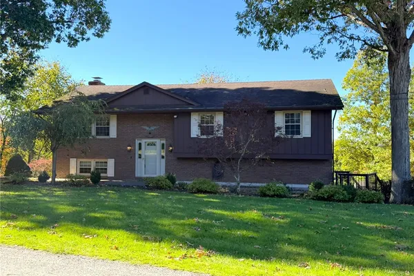 152 HERMITAGE CIR