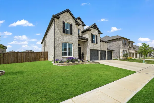 1101 ALDERWOOD DR