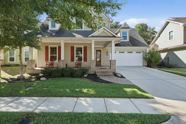 424 VILLAGE WAY