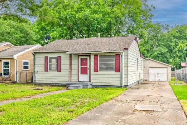 509 WALNUT DR