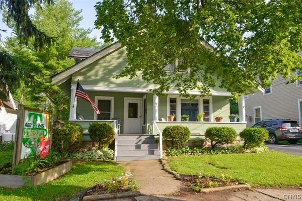 18 CROSSMON ST