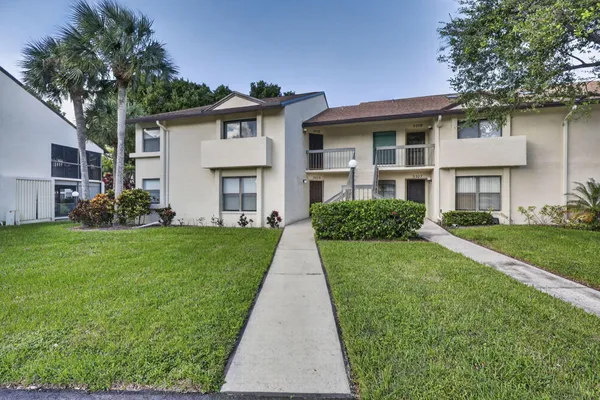 3326 PERIMETER DR, LAKE WORTH, FL 33467 | Park Pointe | 55+ Home For Sale