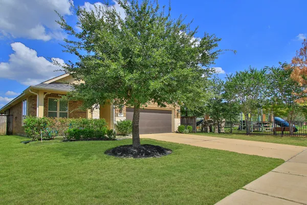 14918 CUTLEAF LN