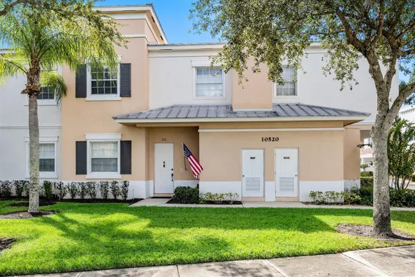 10520 SW STEPHANIE WAY 2-212