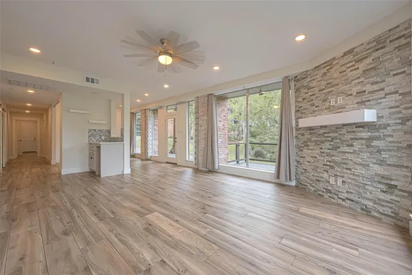 6628 BAYOU GLEN RD 6628