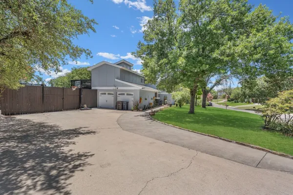 7609 LAKE HIGHLANDS DR