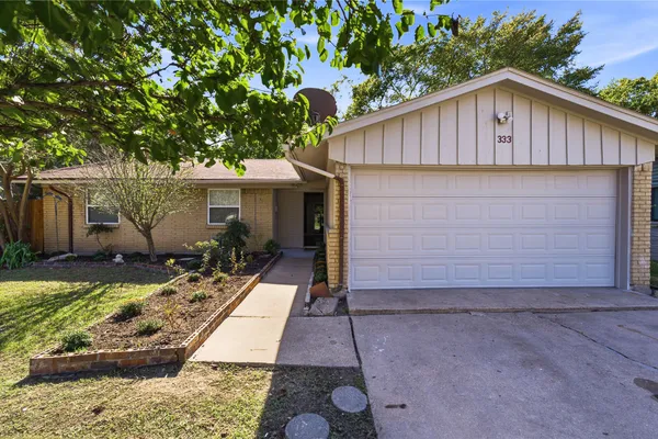 333 BLUEBERRY LN