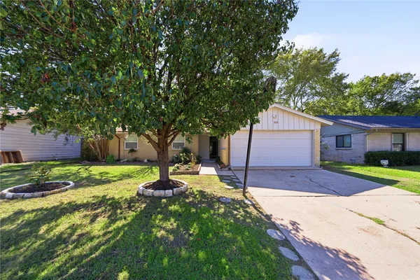 333 BLUEBERRY LN