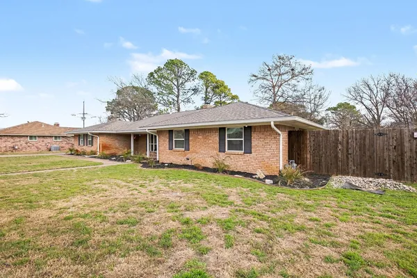 1603 MILLER CT