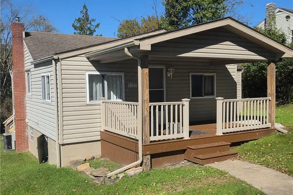 1106 CREIGHTON AVE