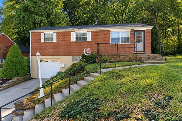111 GREENVIEW DR