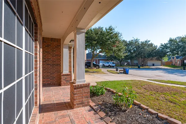 2103 KINGFISHER CT