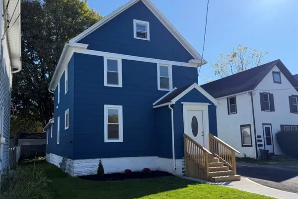 106 MADISON ST
