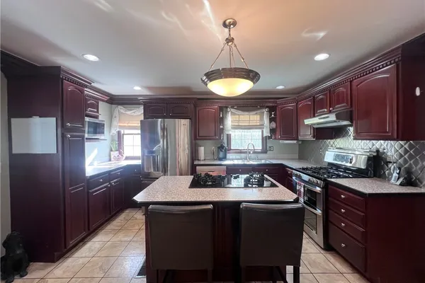 5473 MAELOU DR