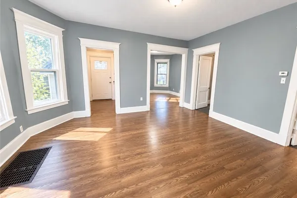 16 EMERSON AVE 18