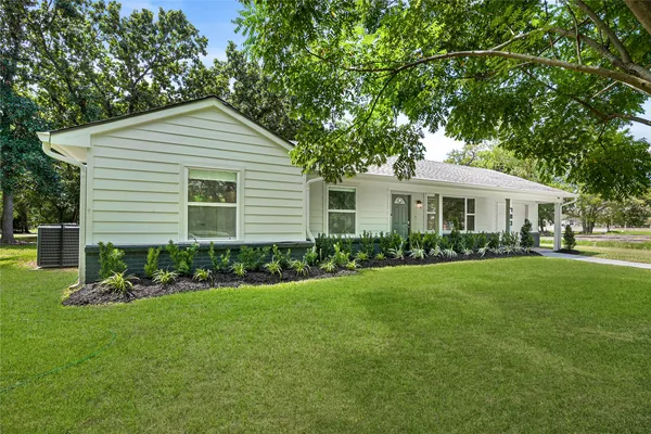 703 NEWTON DR