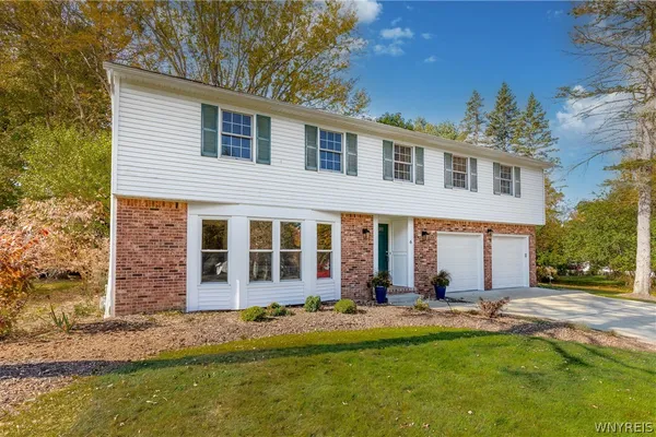 6 STONEHENGE CT