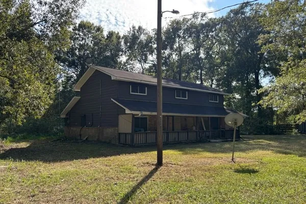 1746 COUNTY RD 373