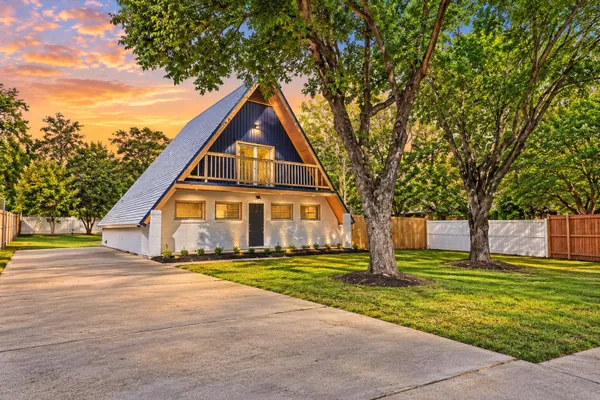 621 TURTLEDOVE LN