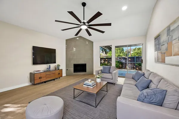 12316 SUGAR LEAF PL