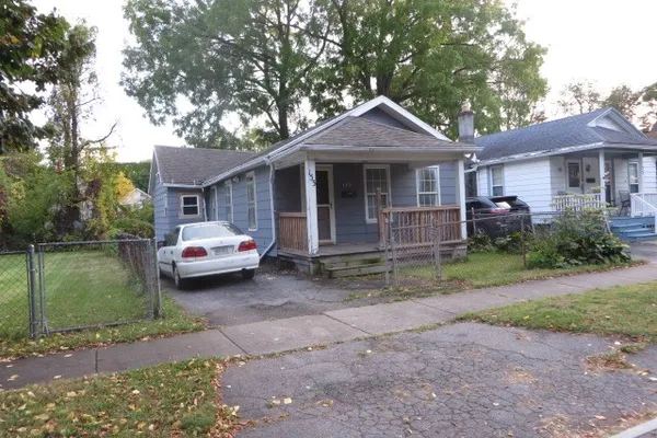 153 COLUMBIA AVE