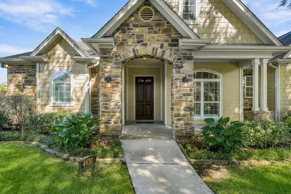 4631 LAKE VILLAGE DR