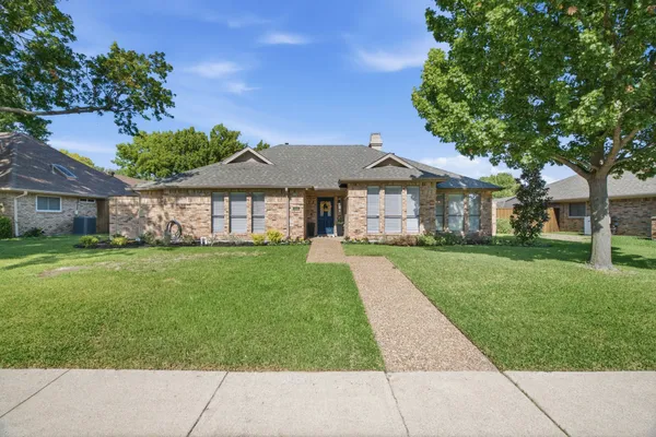 208 STEAMBOAT DR
