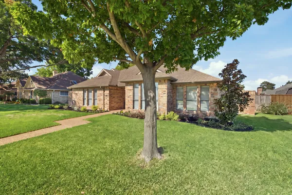 208 STEAMBOAT DR