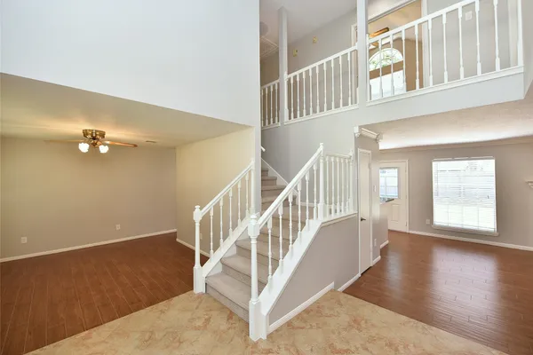 907 SUGARFIELD CT