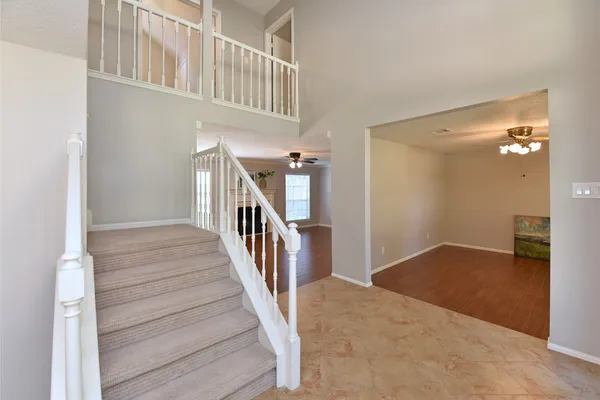 907 SUGARFIELD CT