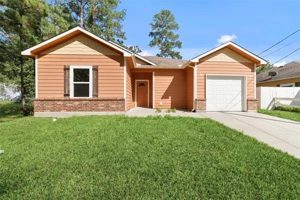 15704 SYCAMORE DR