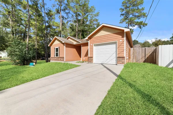 15704 SYCAMORE DR