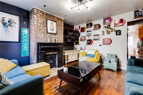 1211 VETO ST