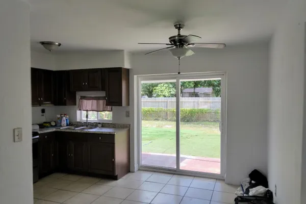 330 NW 38TH ST