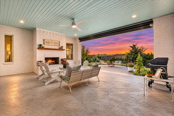 225 BRISTOL CT
