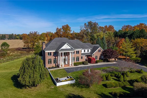 8 BRAEMAR WAY