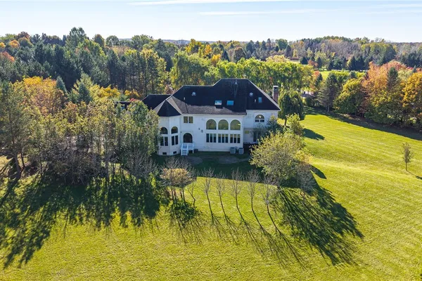 8 BRAEMAR WAY