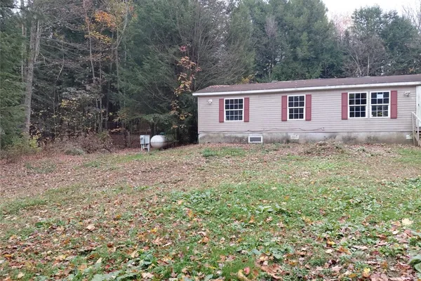 34 LINDSAY LN