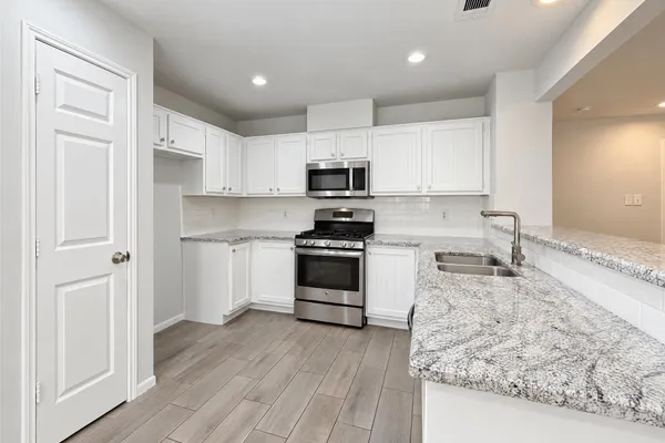 51 N WILDE YAUPON