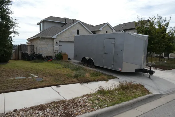 512 PANZANO DR