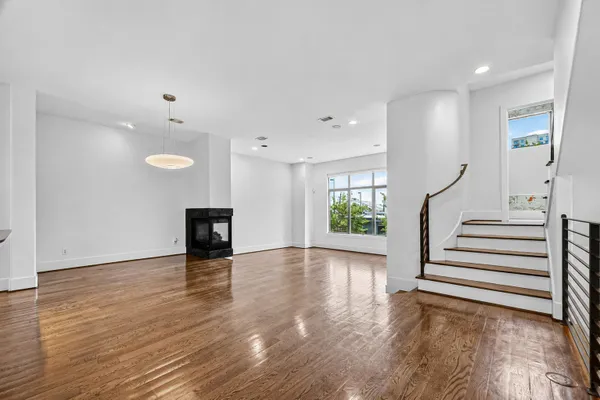 1110 AUTREY ST C