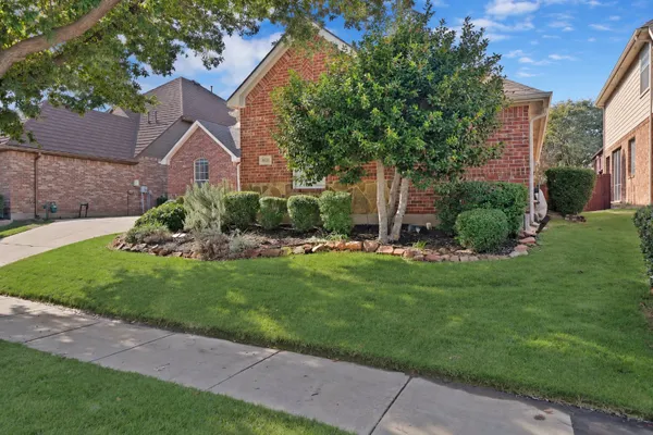 8631 WESTON LN