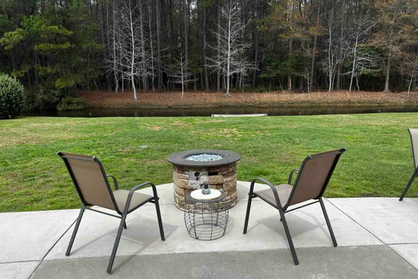 425 DOG PEN CT