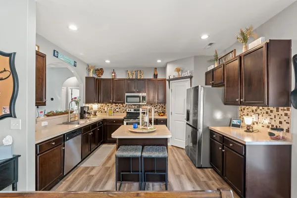 425 DOG PEN CT