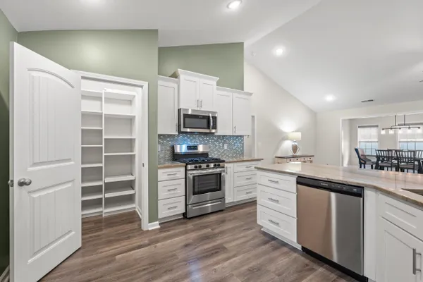 3324 MERGANSER DR