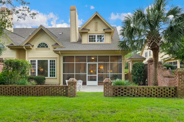 12 COURTYARD CIR 12
