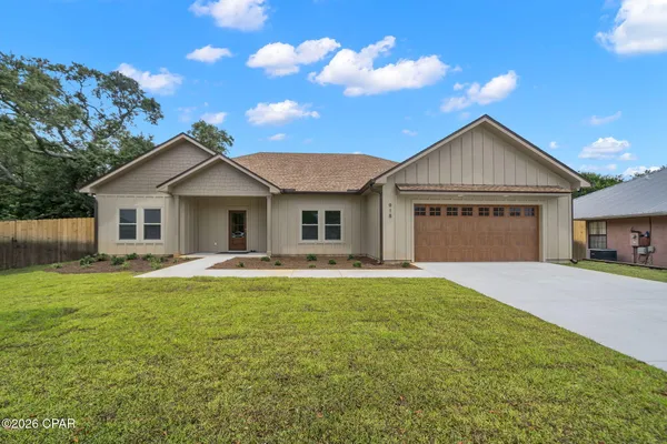 918 LAUREL OAK LN